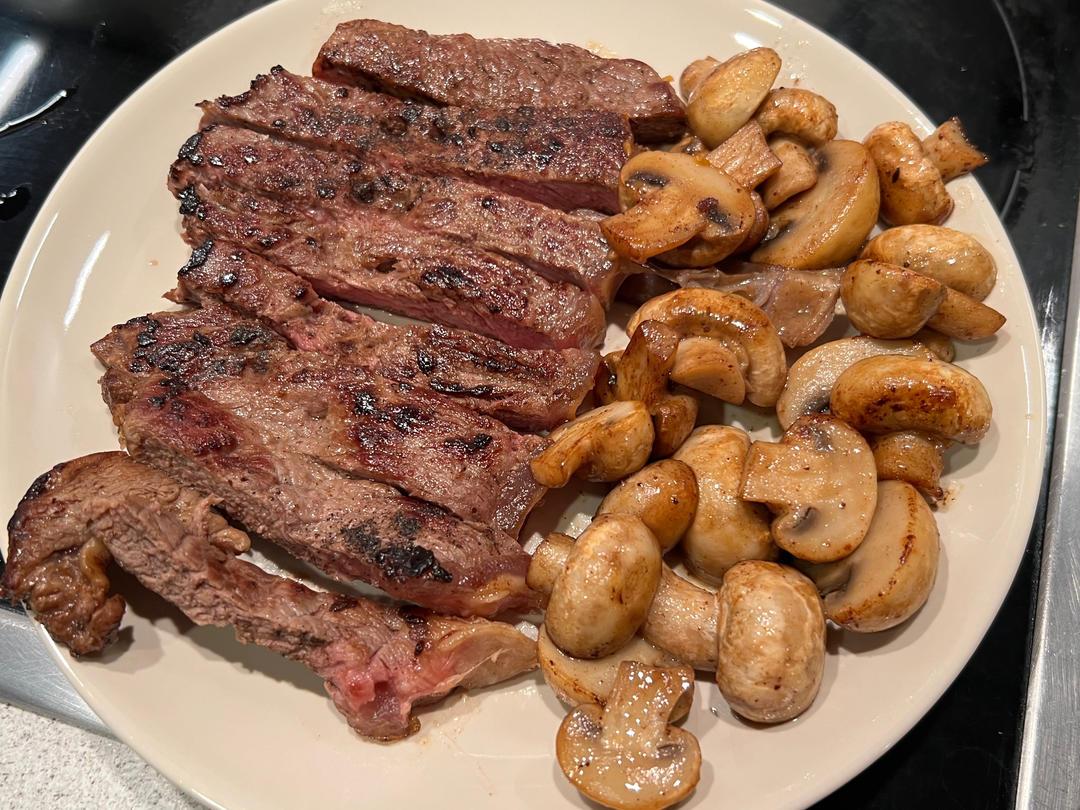 如何煎出外焦里嫩的西冷牛排