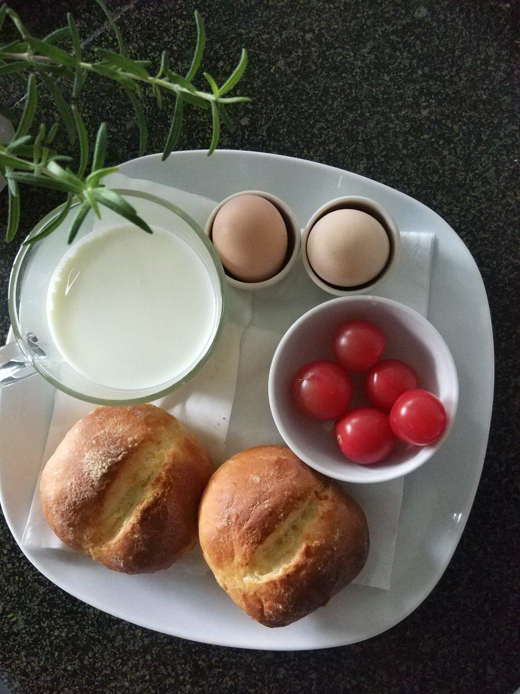外脆里软的法式餐前小面包