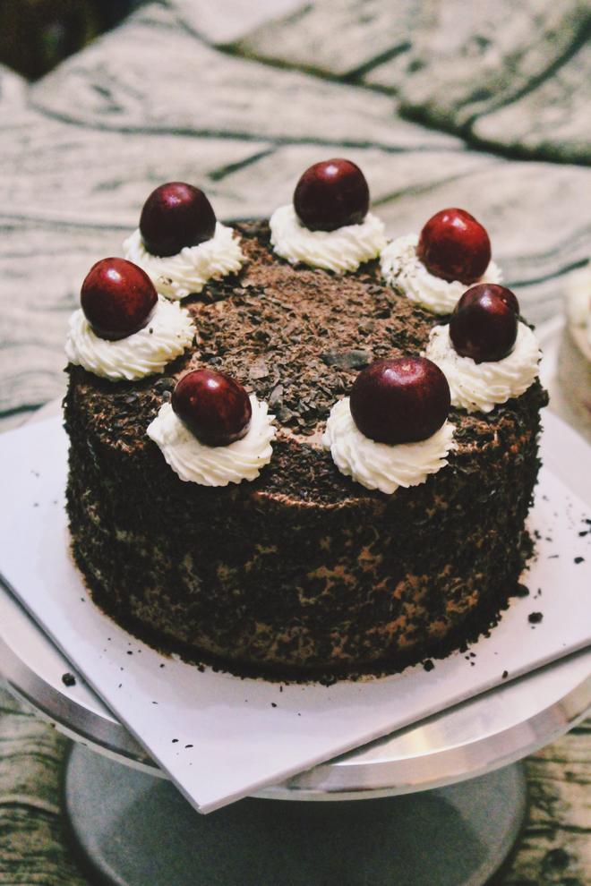 留学时的方子，传统黑森林蛋糕（含酒酿樱桃秘籍🍒的做法