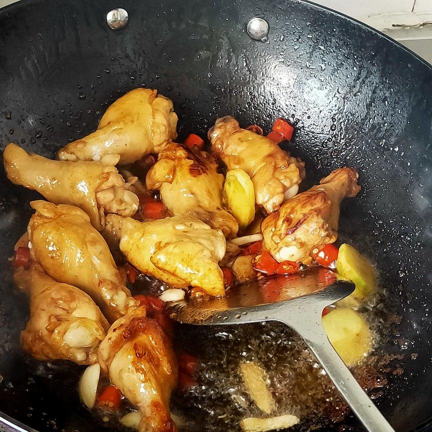 红烧土豆炖鸡块（鸡腿）