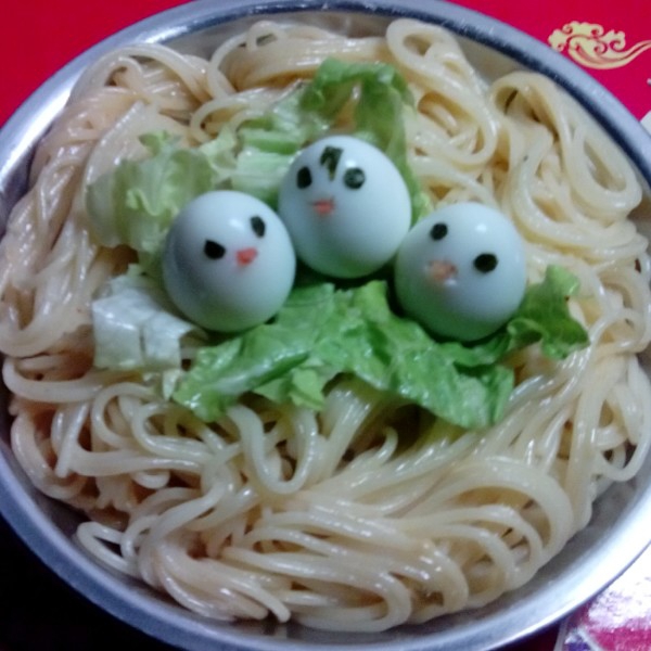 饥饿的小鸟面条