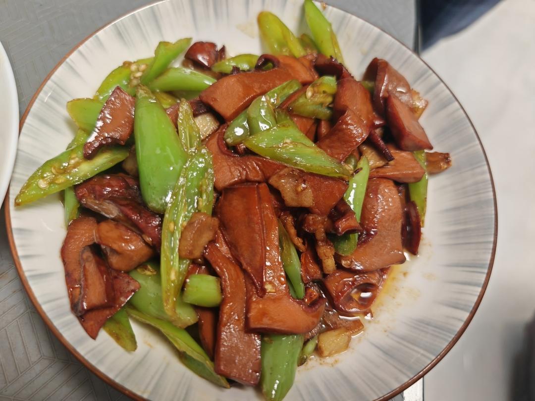 爆炒牛肝菌
