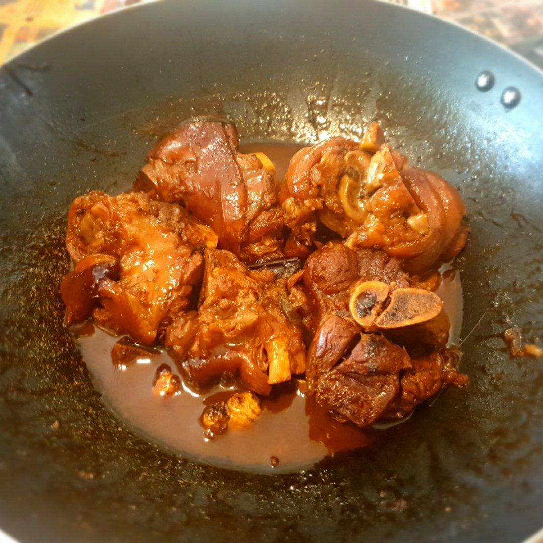 【红烧肘子】（家庭版卤蹄膀）