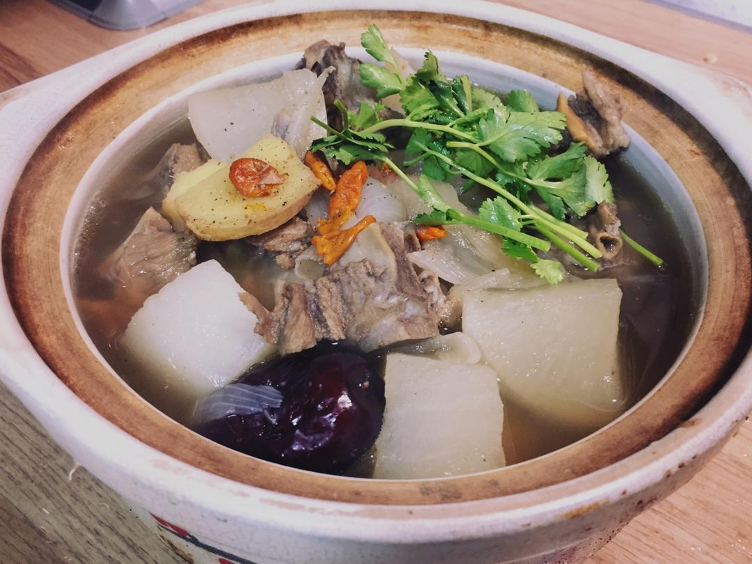 白汤羊蝎子火锅