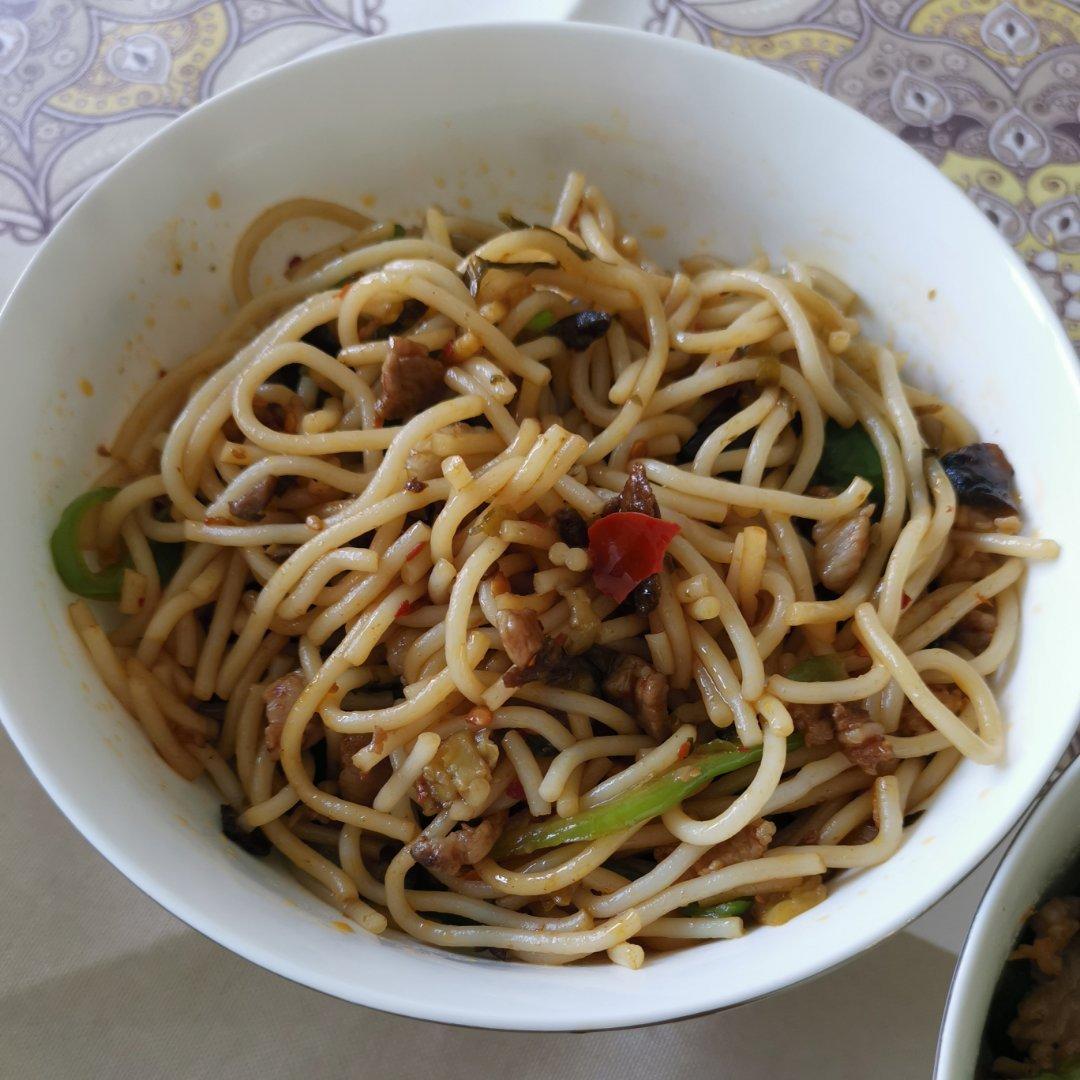 昆明炒米线