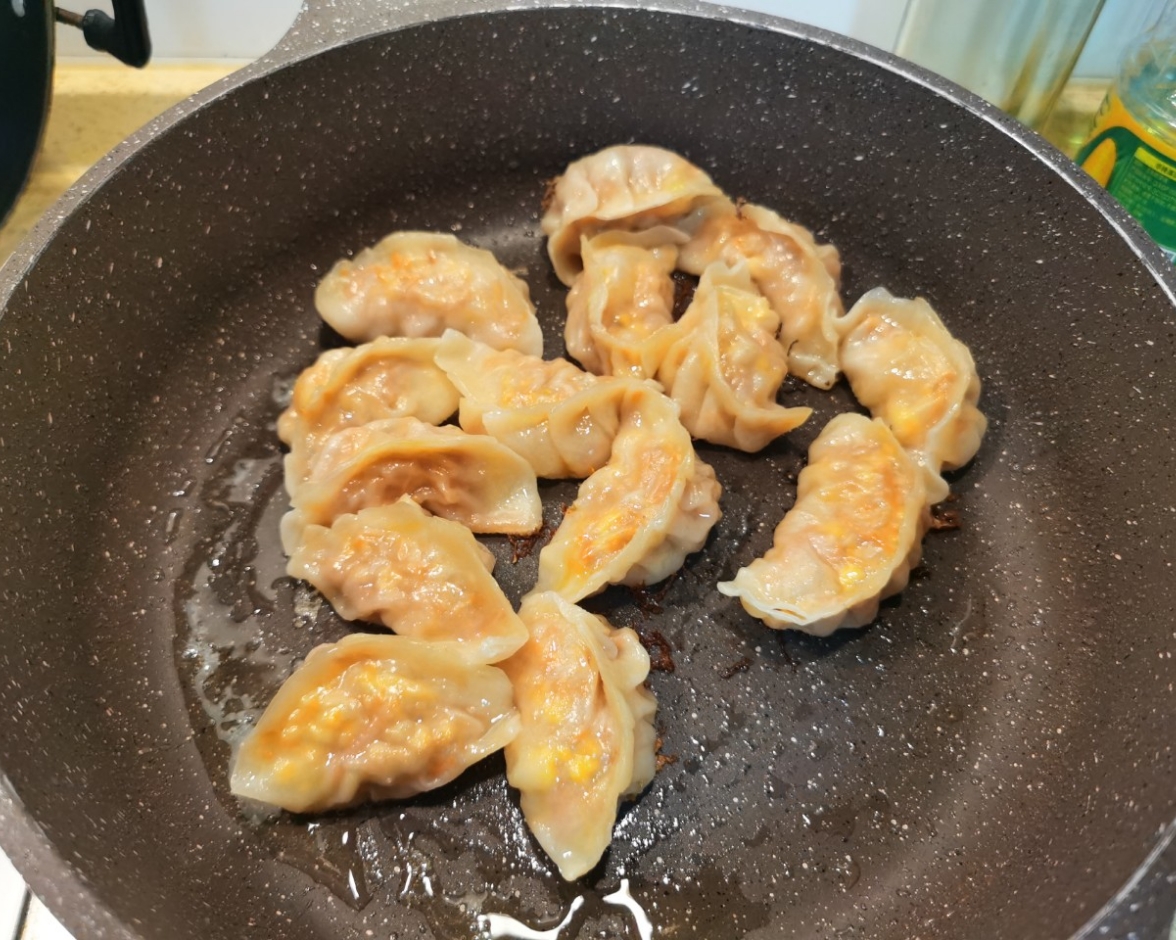 胡萝卜鸡蛋猪肉饺子