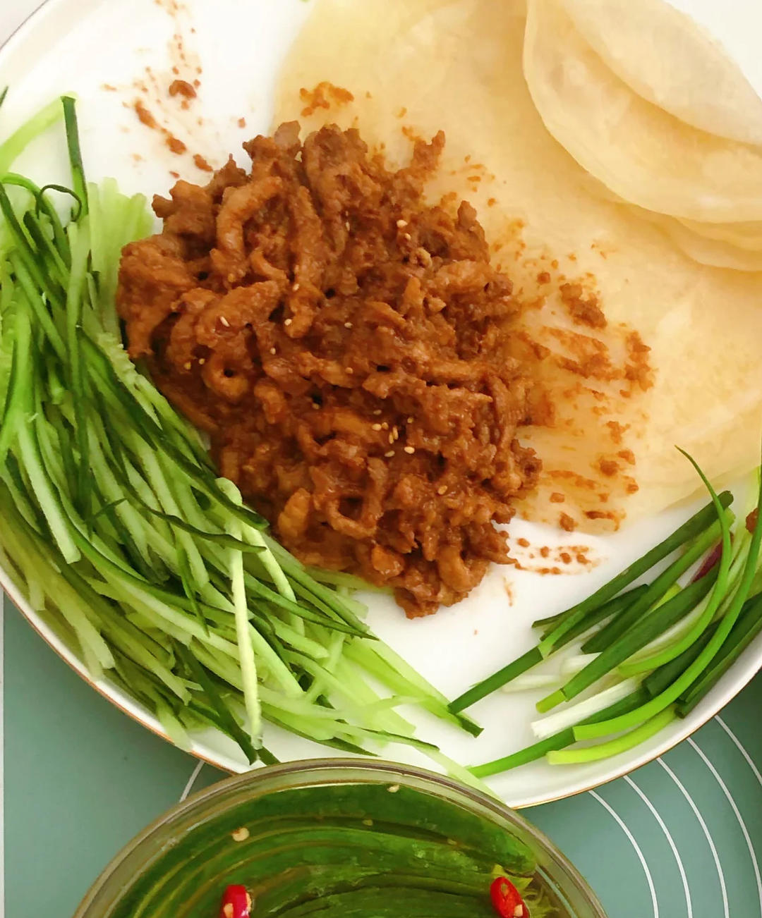 保姆级教程㊙️饺子皮京酱肉丝卷
