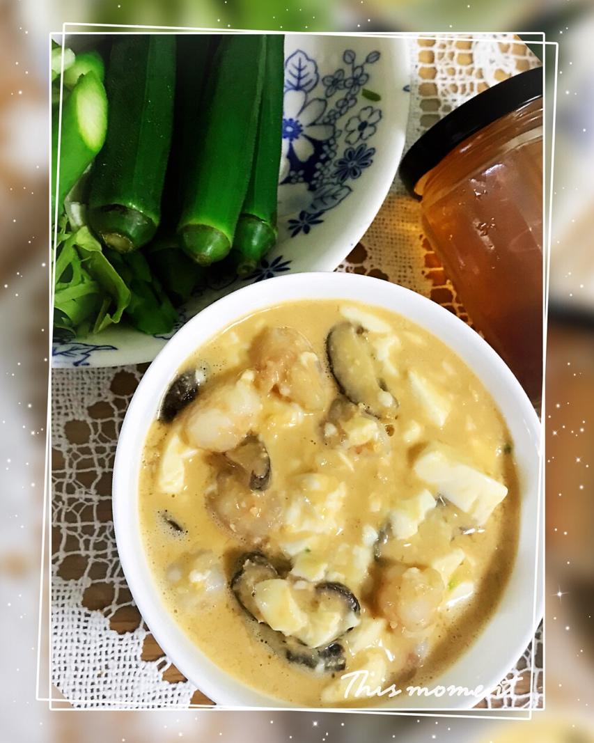 1分半饭堂 | 鲜美滑嫩的咸蛋虾仁豆腐煲