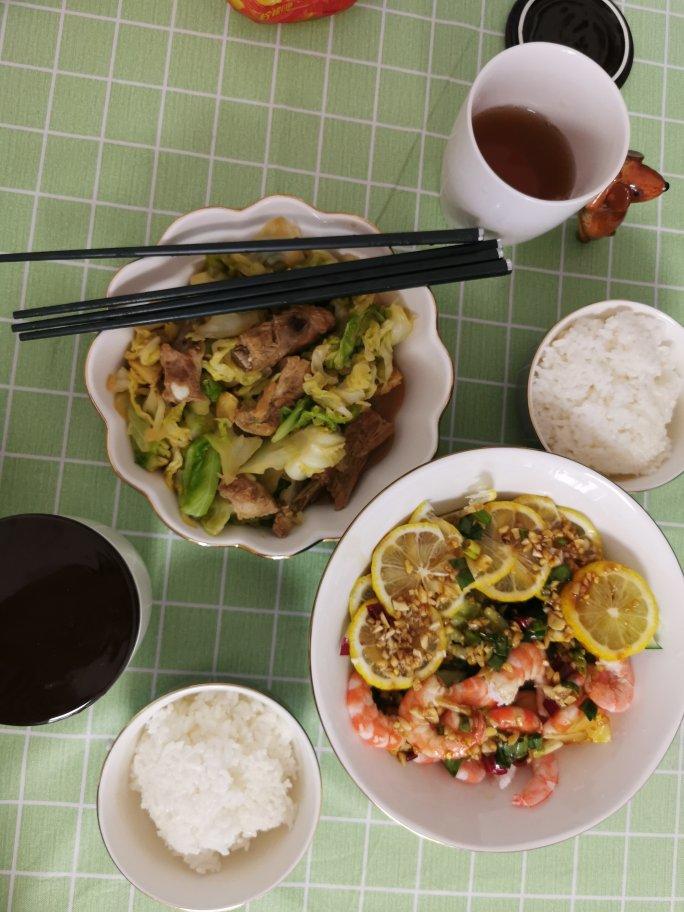 香辣过瘾一盘不够吃低卡泰式柠檬酸辣虾