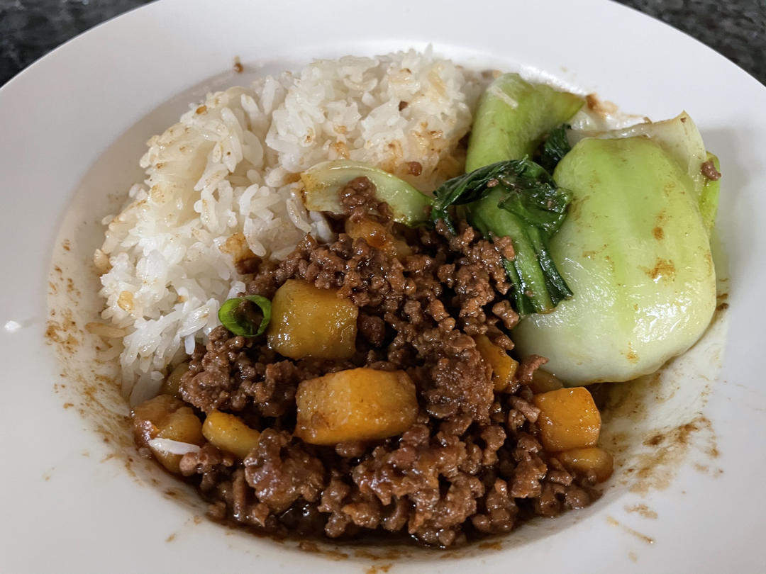 好吃到流泪的酱汁土豆肉末拌饭！做法超简单！！