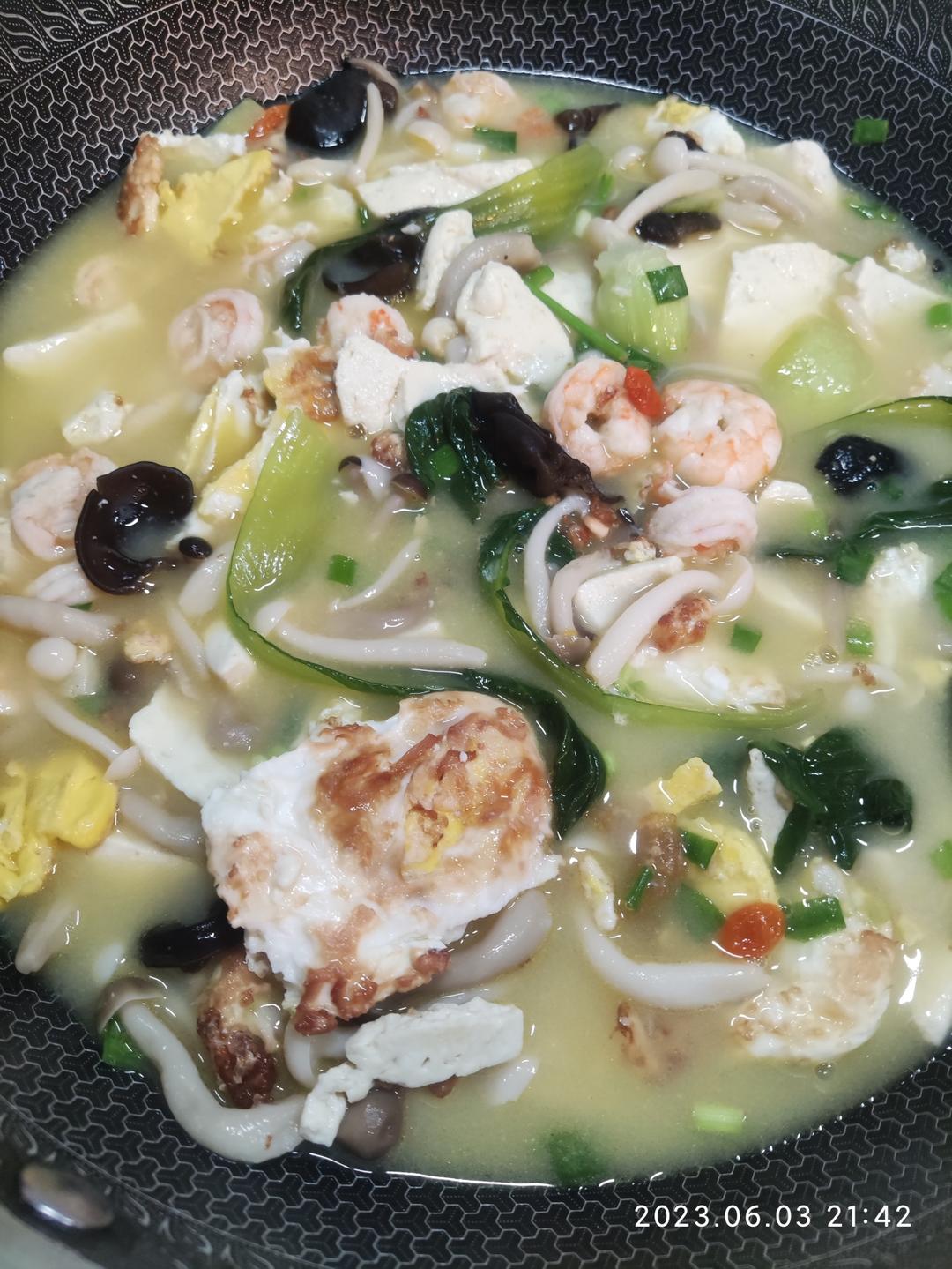 豆腐蘑菇汤（有鸡蛋哦）