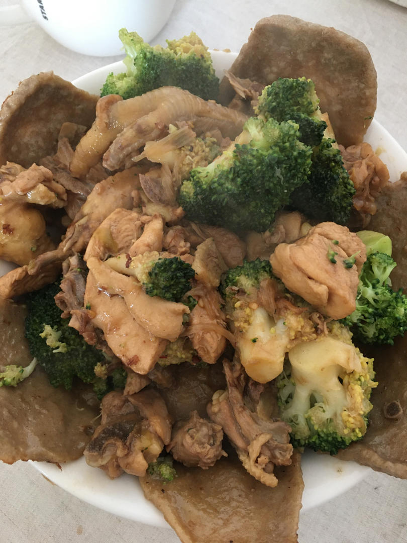 地锅鸡，教你贴饼子好吃的小技巧~