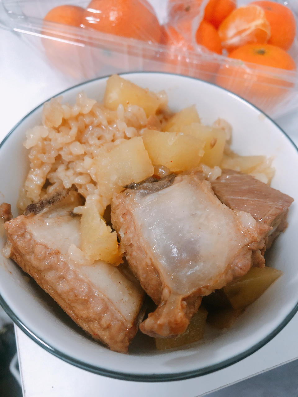 芋头排骨焖饭—有饭有肉有菜一人食