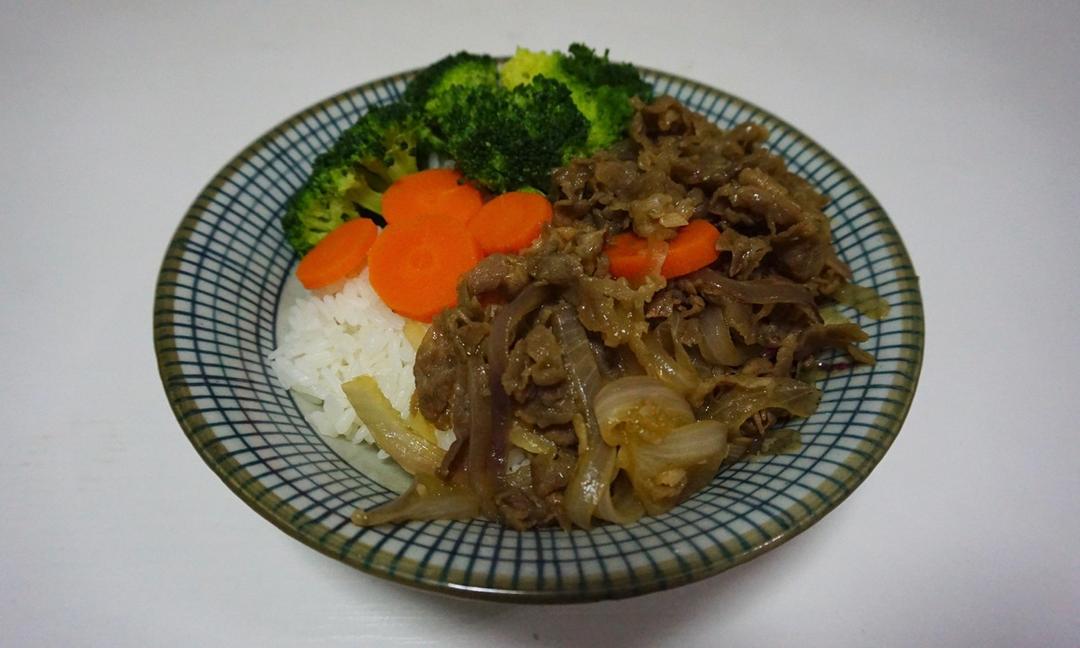 洋葱肥牛饭