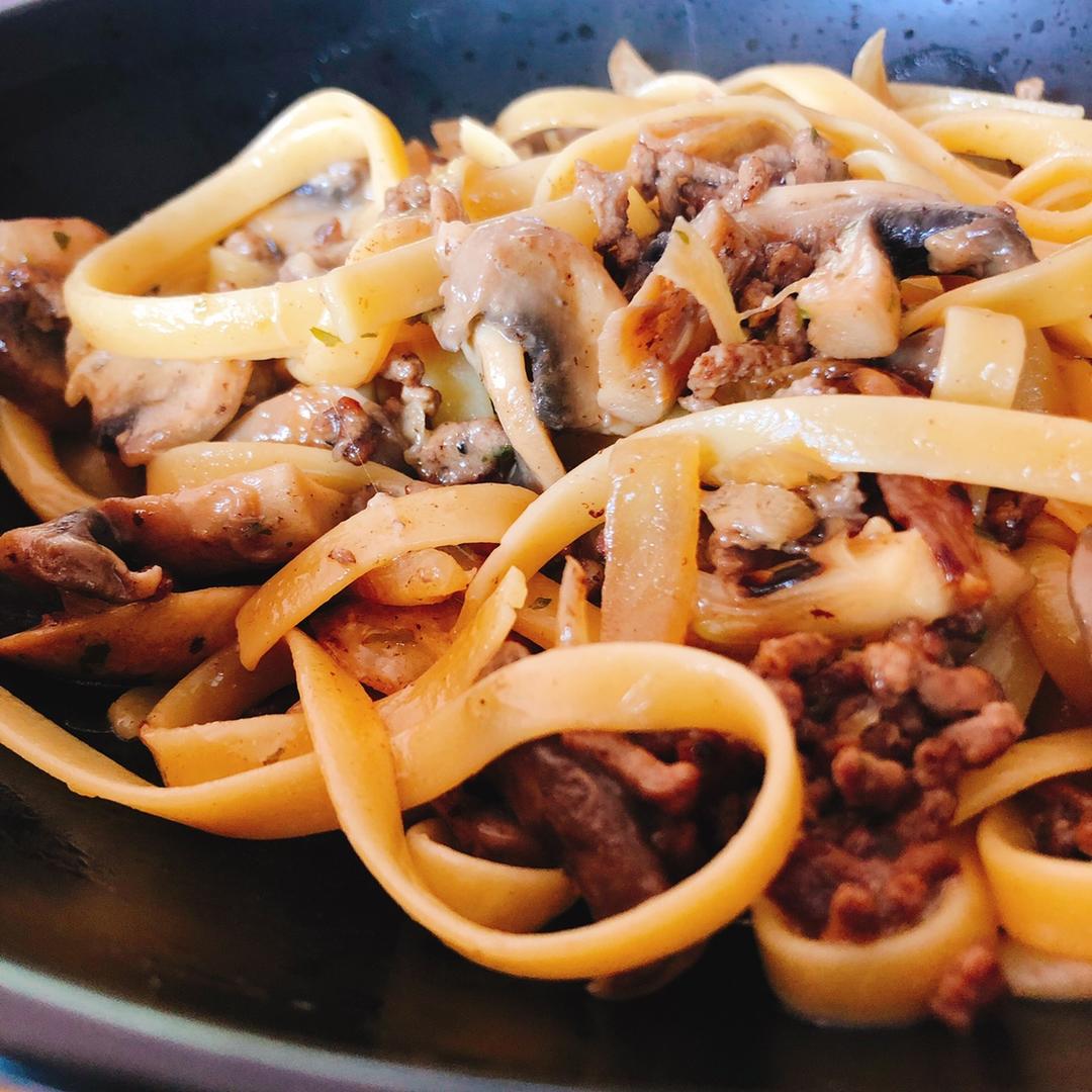 黑胡椒牛肉意大利面