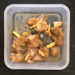 鸡胸南瓜香菇肉饼-快手便当减脂餐的做法 步骤1