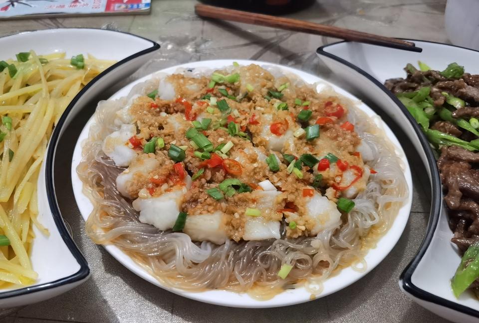 蒜蓉粉丝蒸巴沙鱼