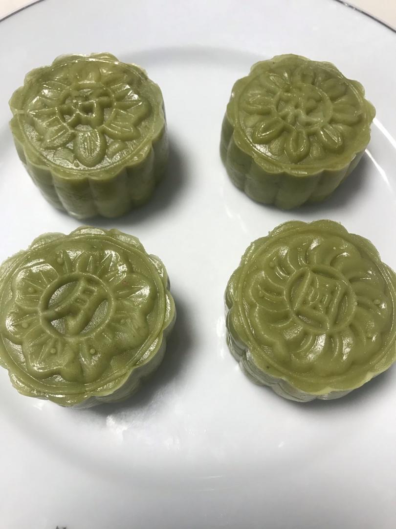 奶黄馅冰皮月饼