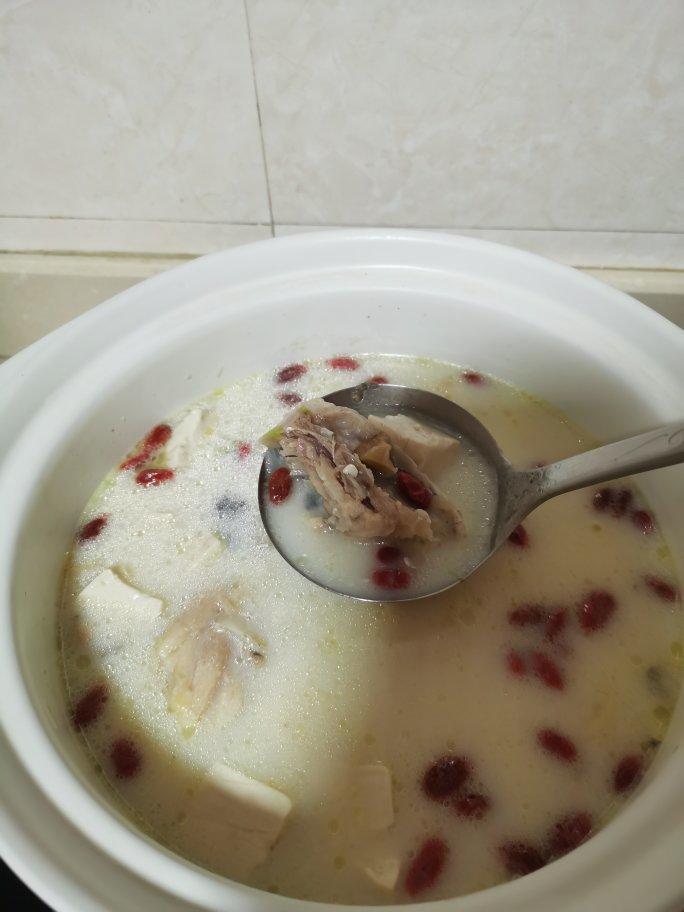鱼头豆腐汤