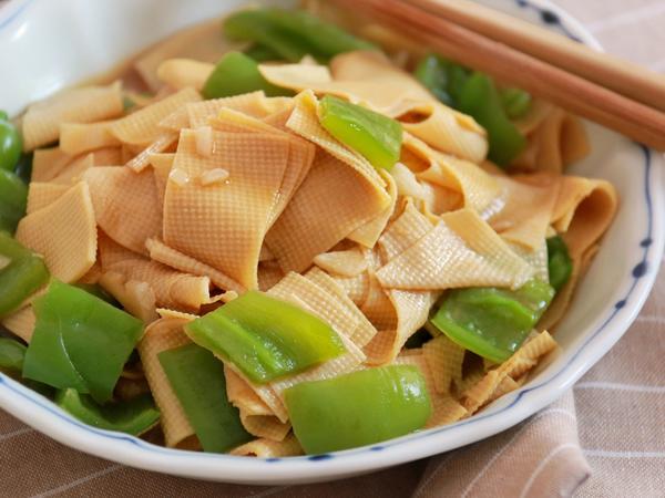 健康低卡家常菜——青椒豆腐皮