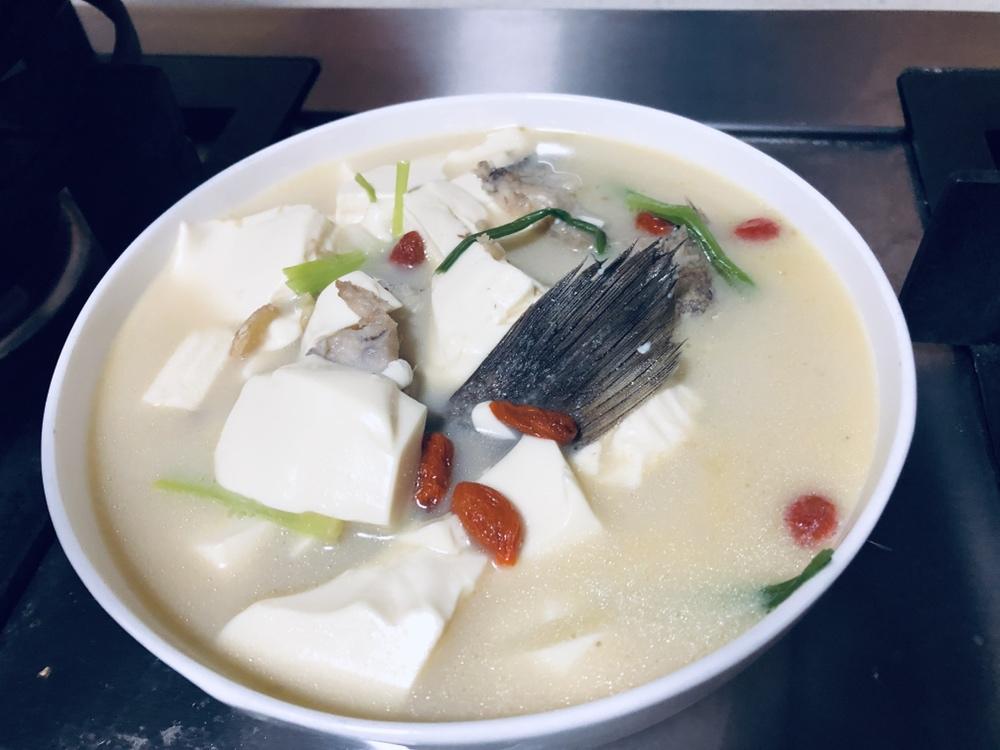 鱼头豆腐汤