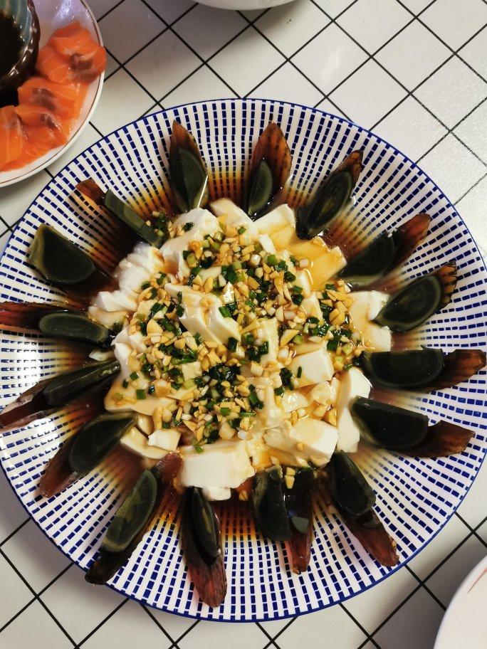 皮蛋拌豆腐