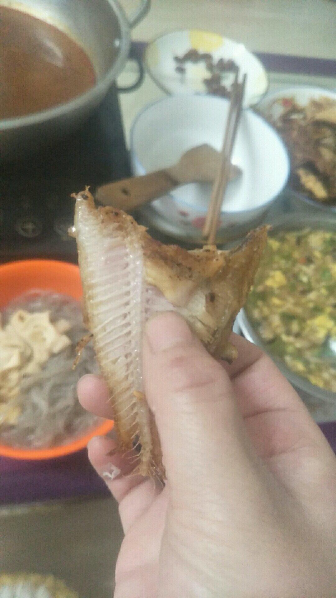 〈炸小偏口鱼〉，就喜欢吃小的，入味。欣小厨 😉