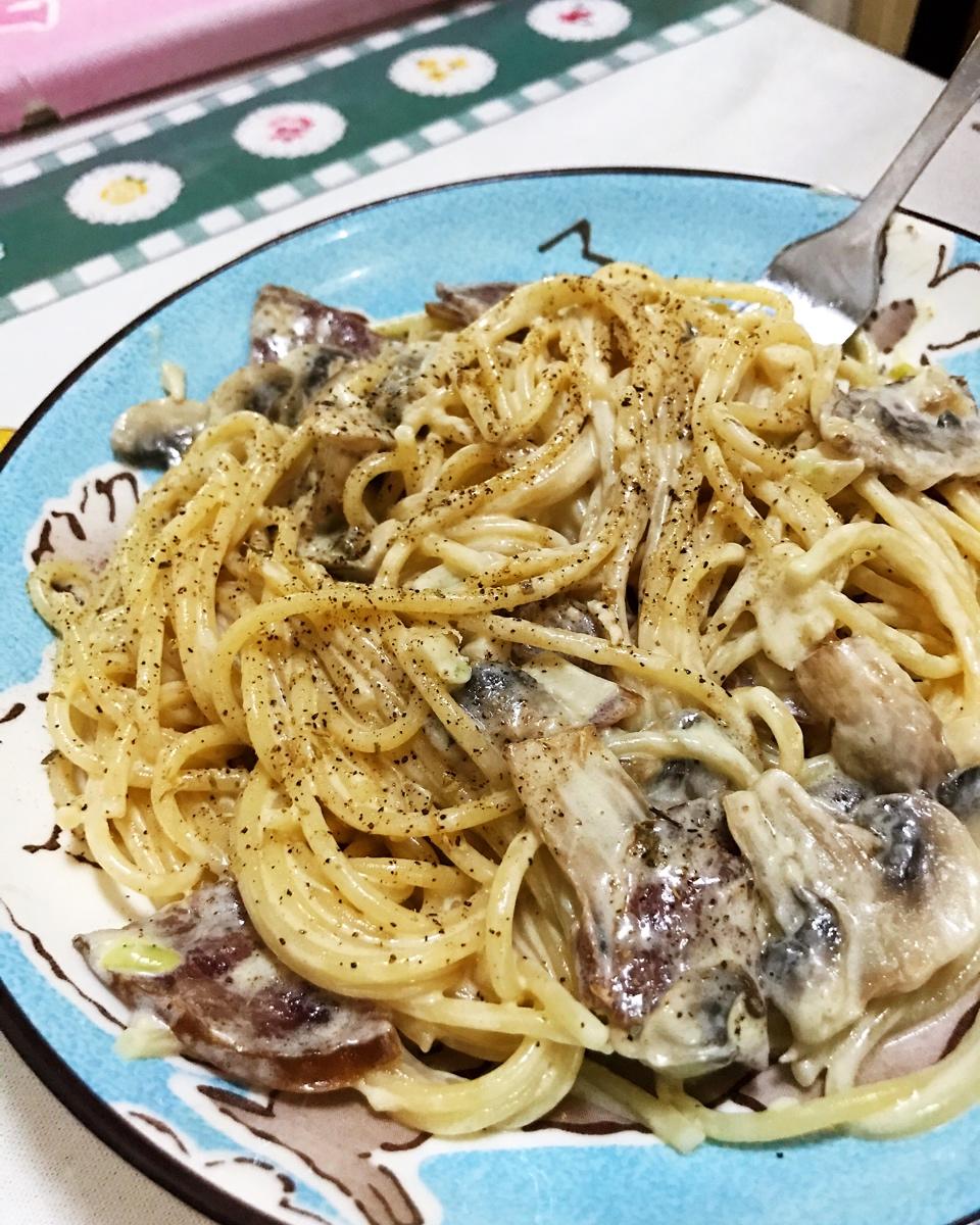 白蘑菇奶油培根意面