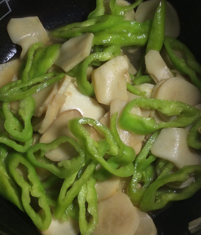 青椒素炒杏鲍菇