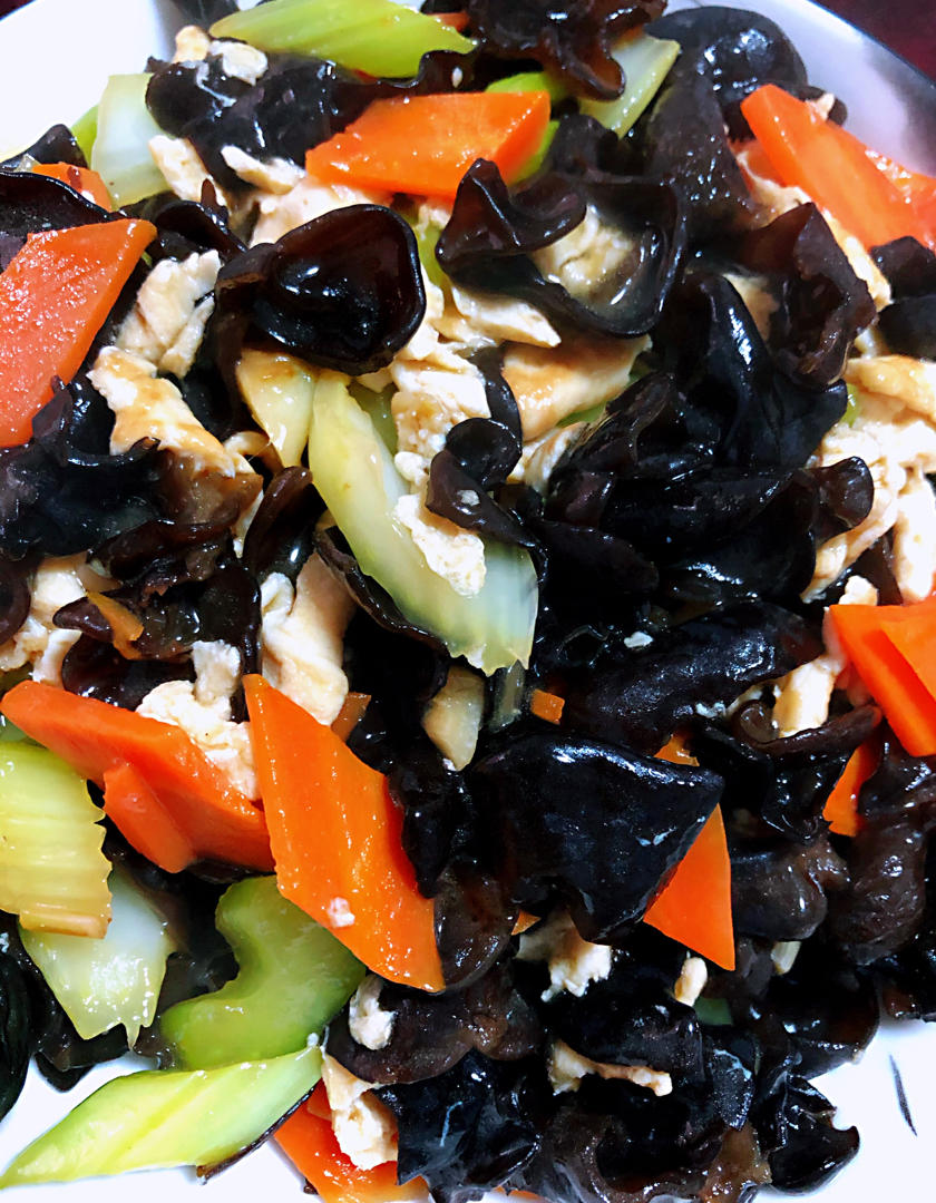 木耳炒鸡蛋，快手家常菜