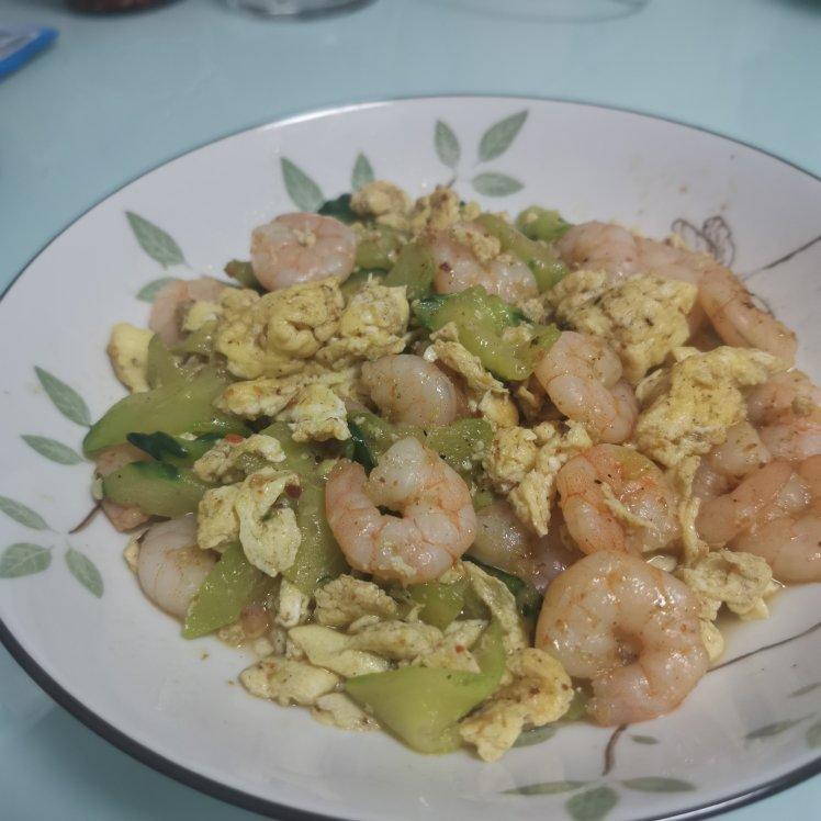 黄瓜虾仁炒鸡蛋