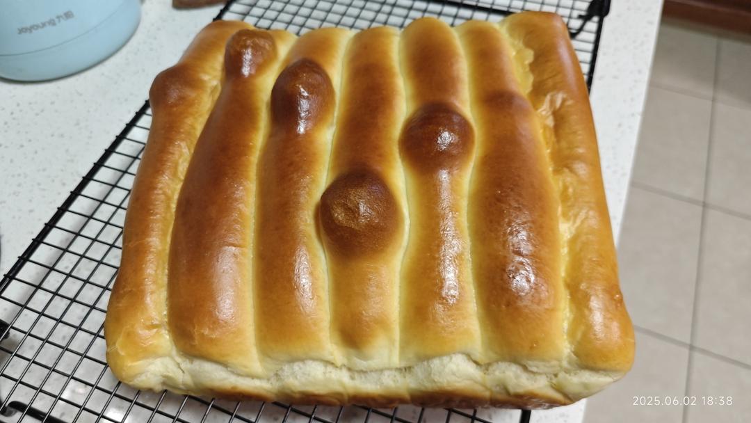 【视频食谱】超级柔软的鲜奶排包