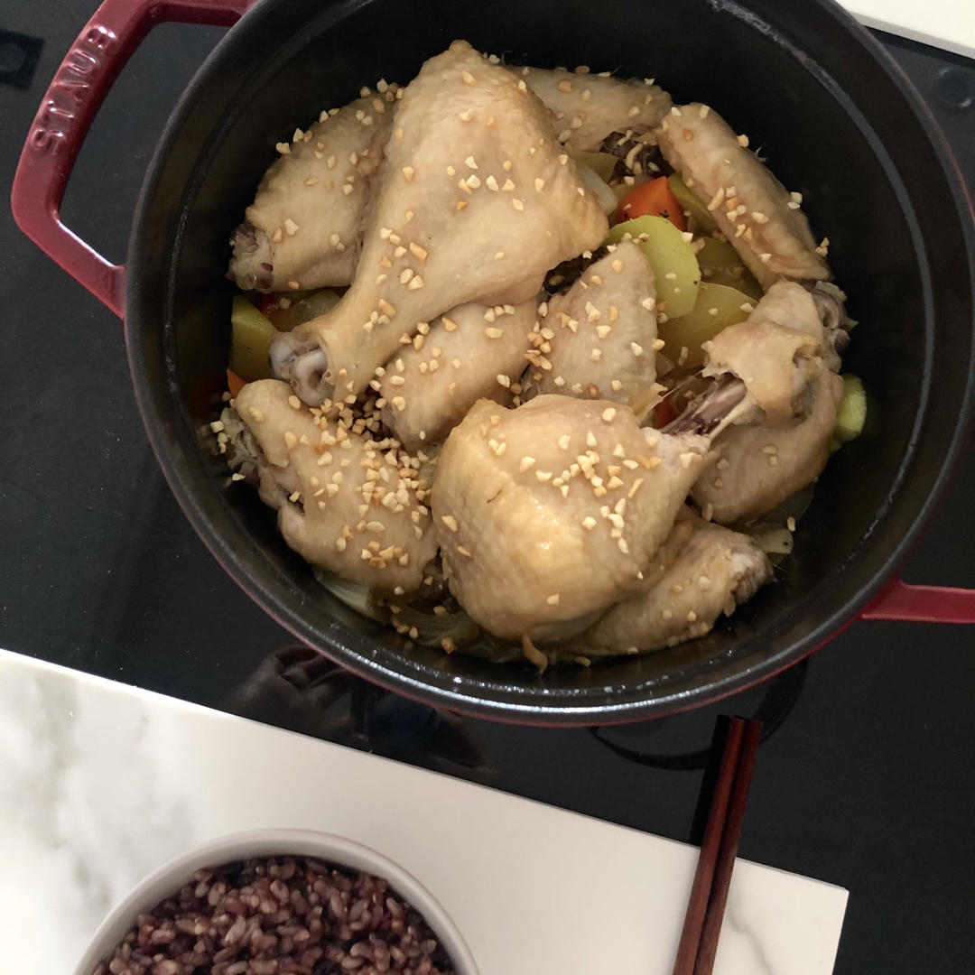 无水杂蔬鸡腿【6月北鼎珐琅铸铁锅食谱】