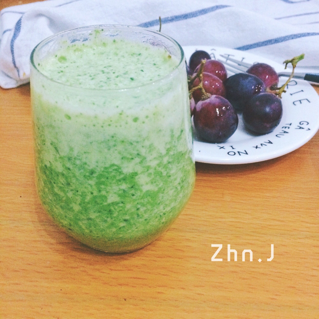 菠菜香蕉奶昔