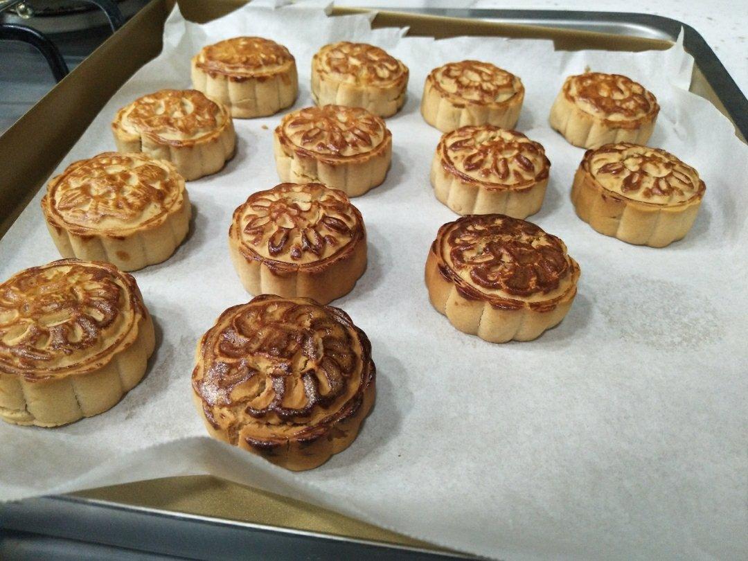 广式月饼——蛋黄莲蓉月饼