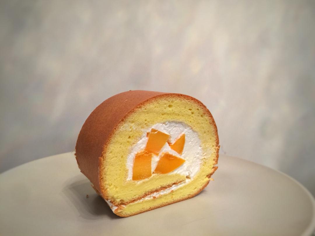 胖乎乎奶油芒果卷/不开裂不掉皮全过程详细图解烘焙视频/蛋糕篇6：「厚卷」