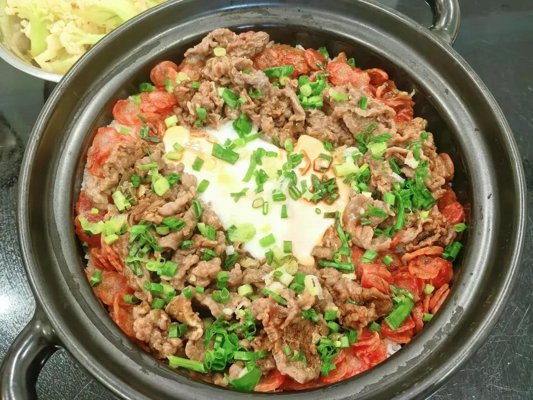 保姆级的「腊味煲仔饭2.0」加强版来了，地道老广味～