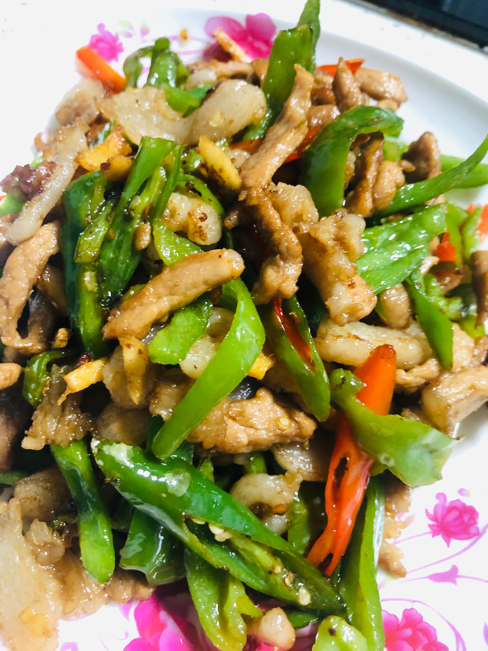 厨师长教你：“青椒肉丝”的正宗做法，色香味俱全