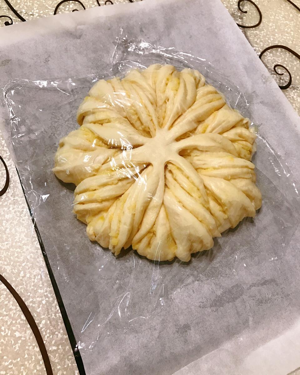 【小高姐】蒜香浓郁 造型优美 不用揉出手膜的面包