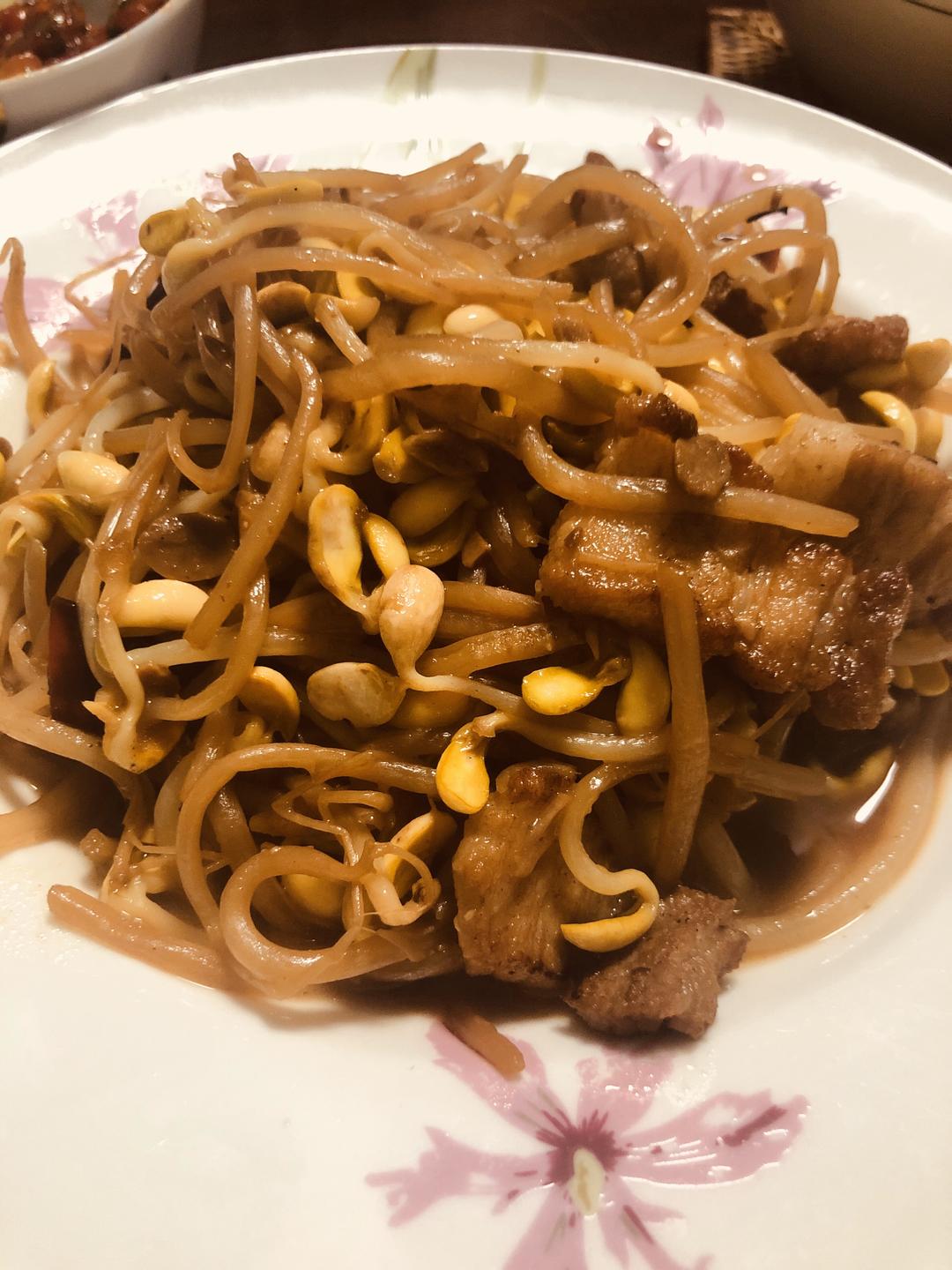 奶奶教我的豆芽炒肉