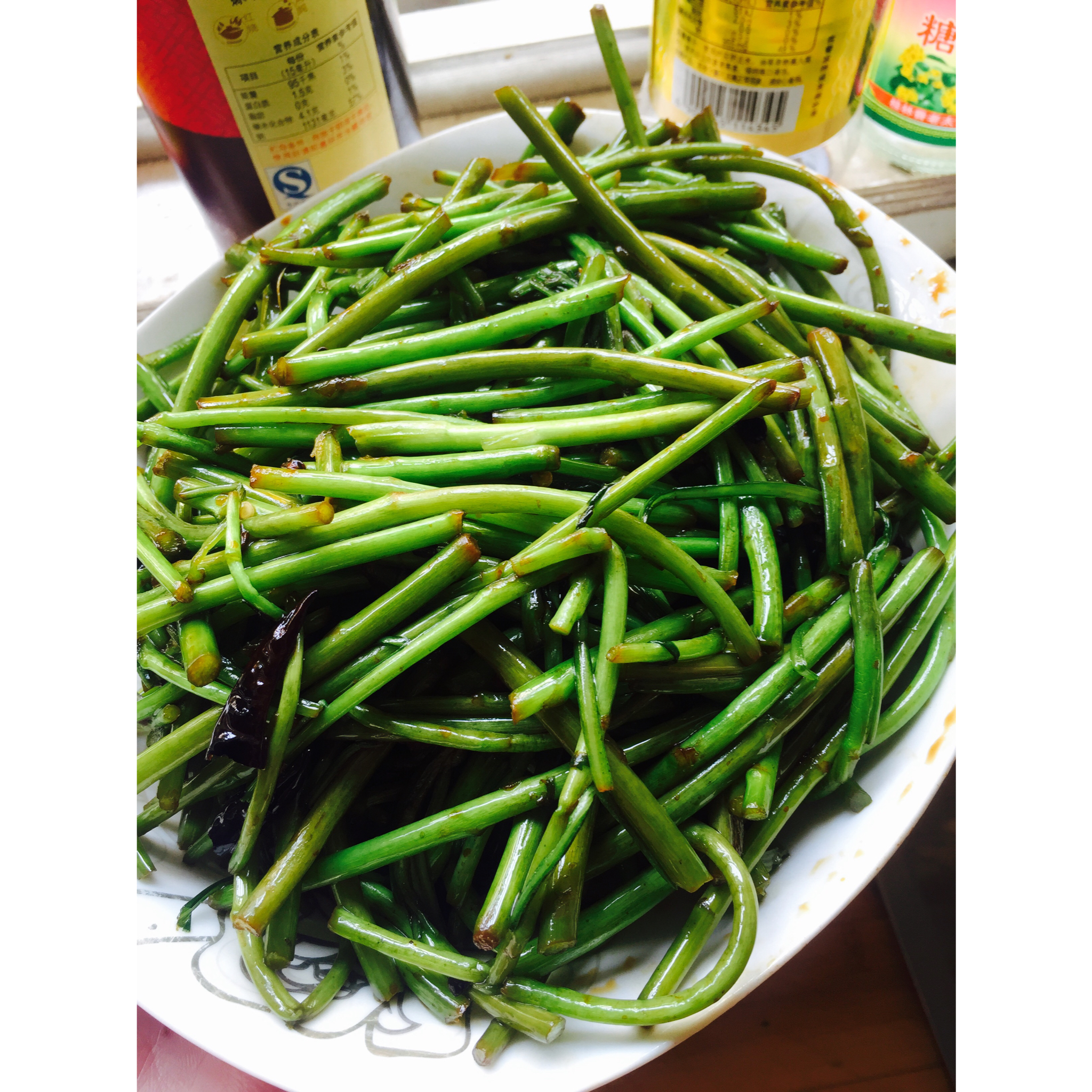 蒜苔炒肉