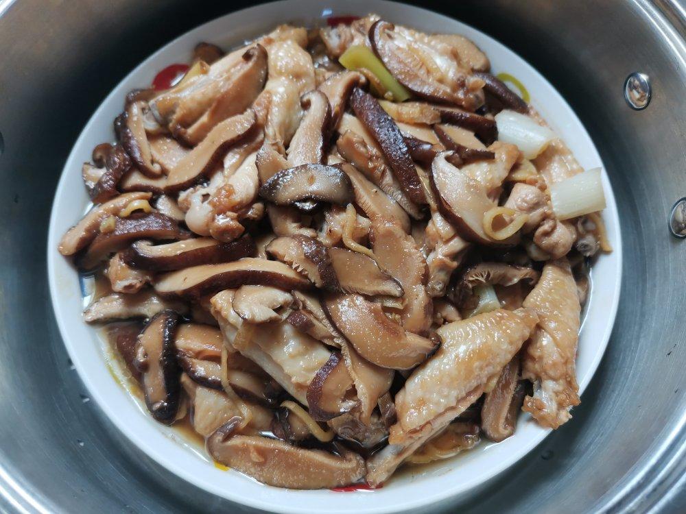 香菇木耳蒸鸡