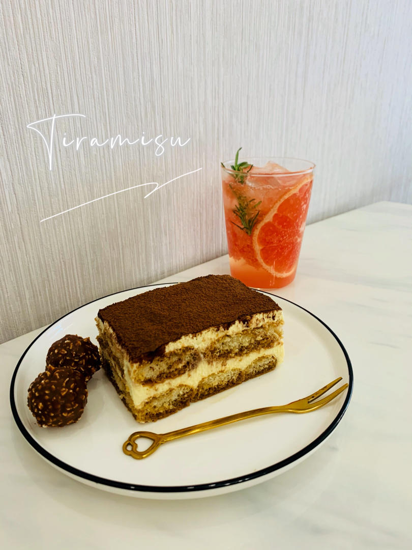 在欧洲学会的经典版提拉米苏