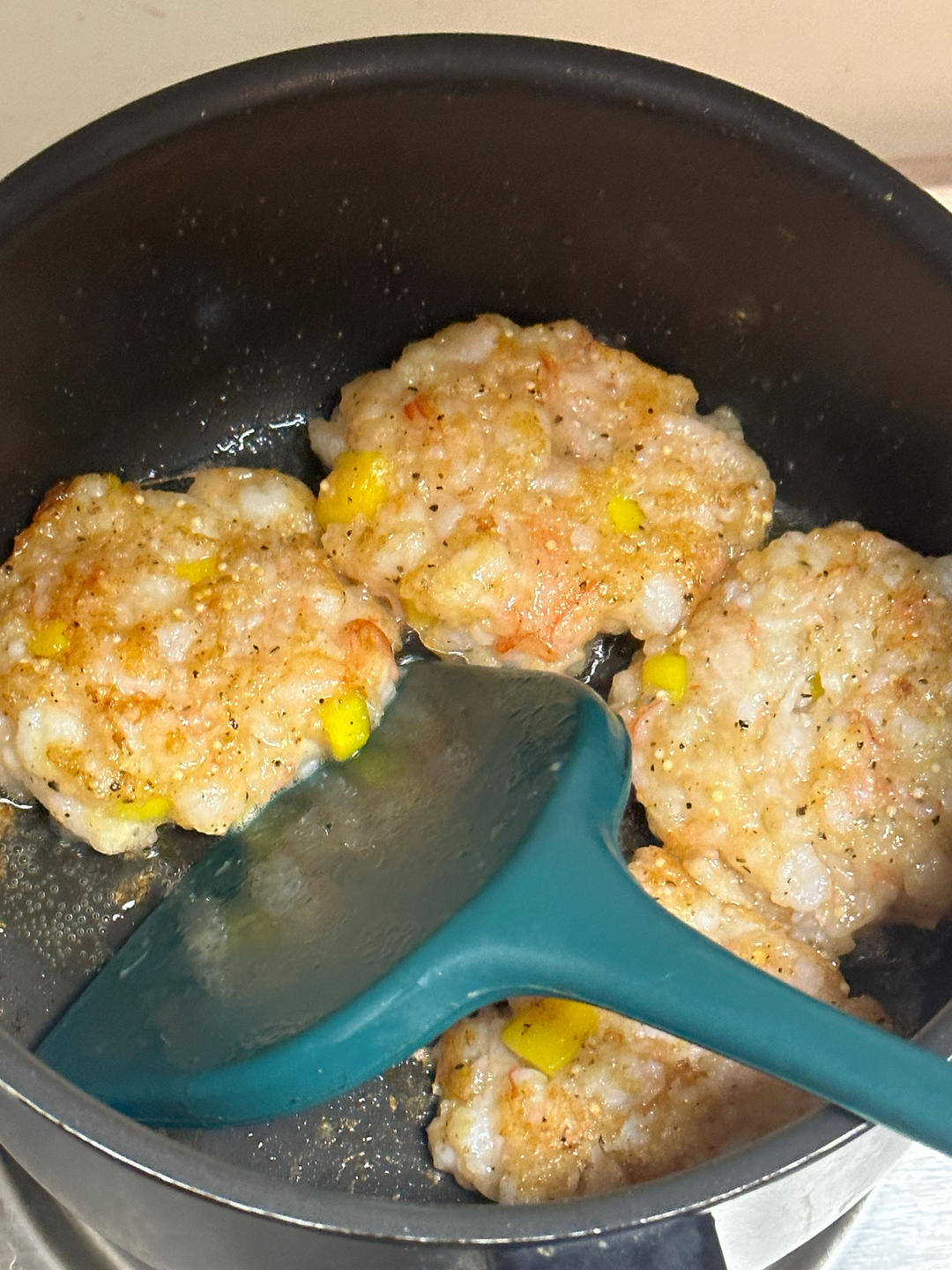 蟹柳黄萝卜虾饼