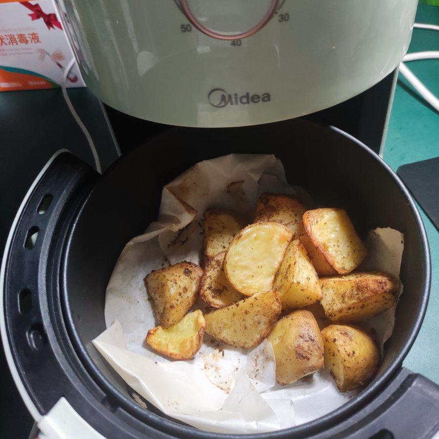 空气炸锅版烤薯角（烤土豆）