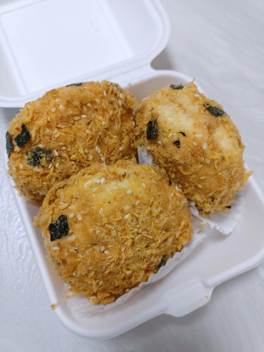 胖嘟嘟圆滚滚咬一口可以回弹的肉松小贝