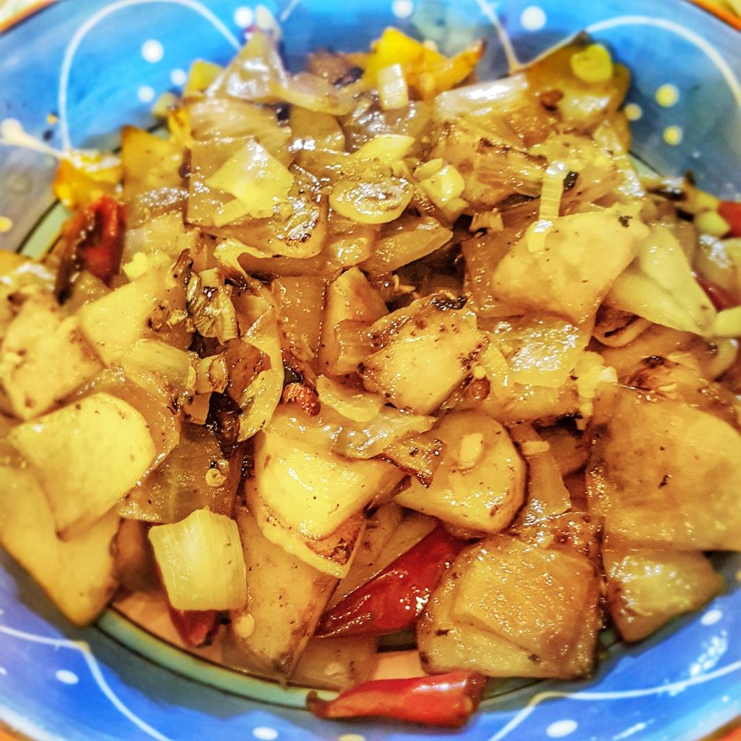 边吃边流泪的「孜然土豆片」
