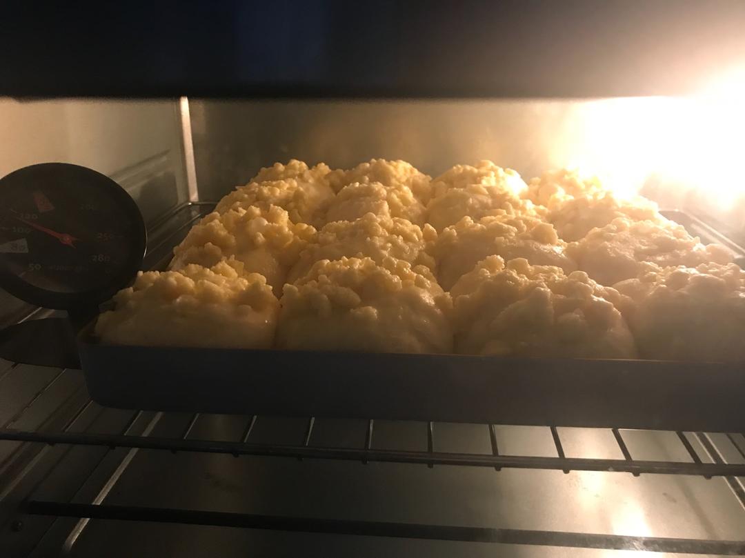 奶香酥粒面包