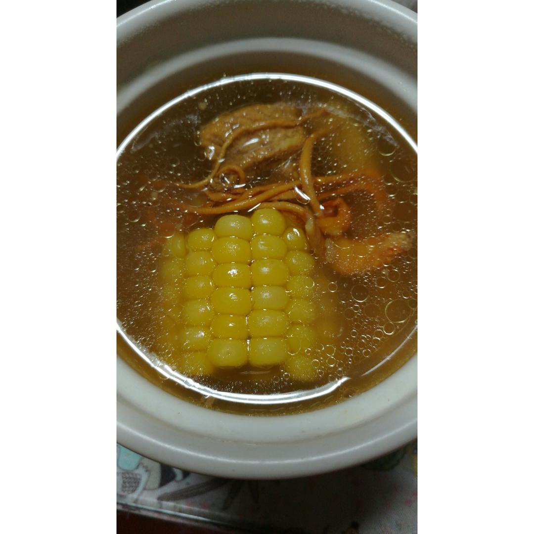 虫草花玉米排骨汤
