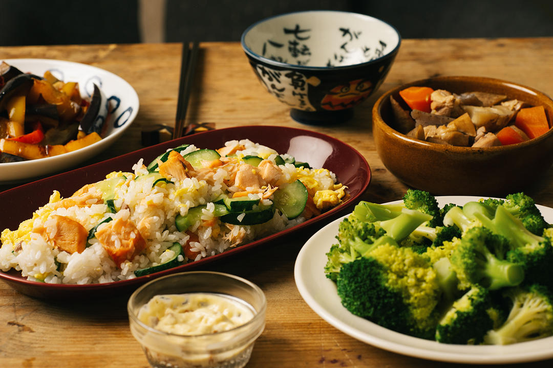 【昨日的美食第八集】茄子彩椒/筑前煮/三文鱼寿司饭